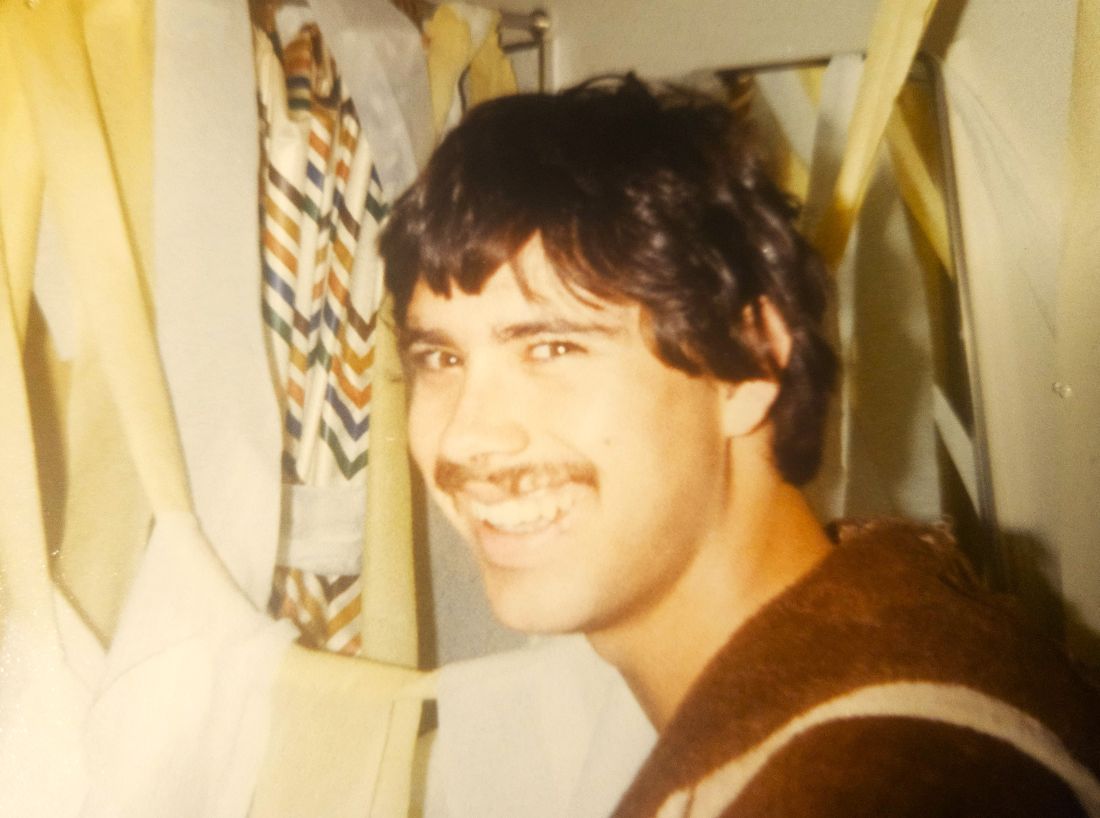 how i killed my mother pic Chuck in shower tp